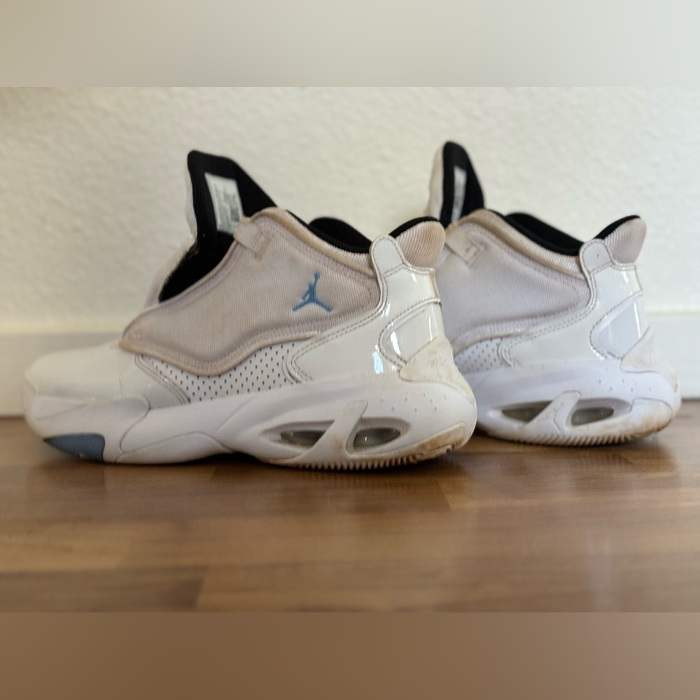 Jordan Max Aura 4